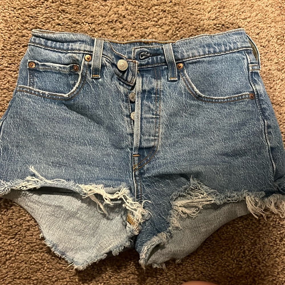 Levi 501 shorts women size 26